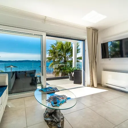 아파트 2 Bedroom Beautiful In 비빈제