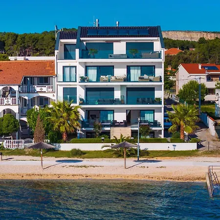 2 Bedroom Awesome In *