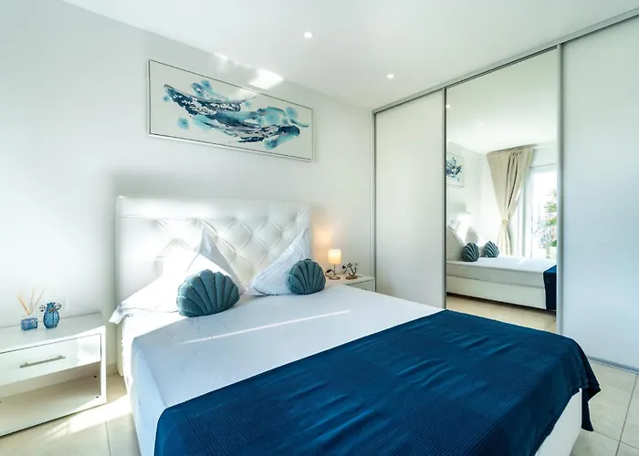 2 Bedroom Awesome In Apartamento