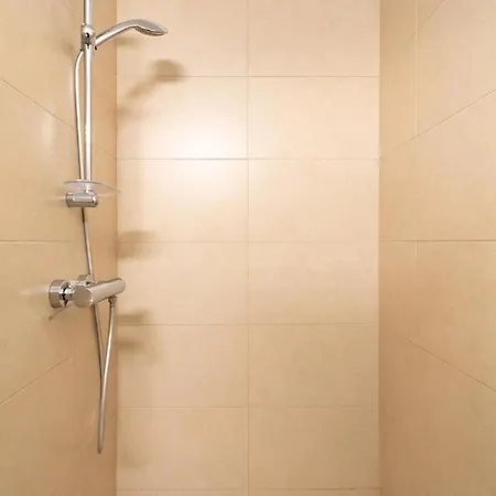 2 Bedroom Beautiful In Apartment