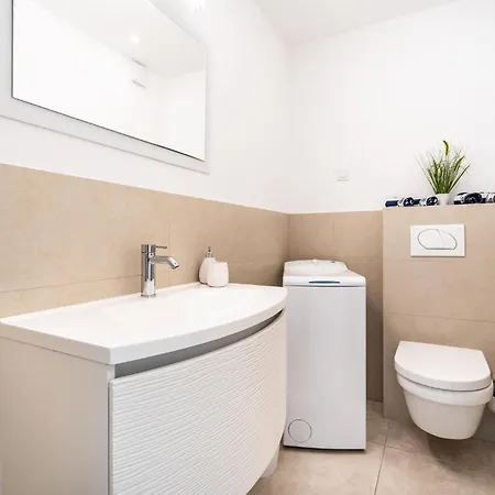 2 Bedroom Beautiful In *