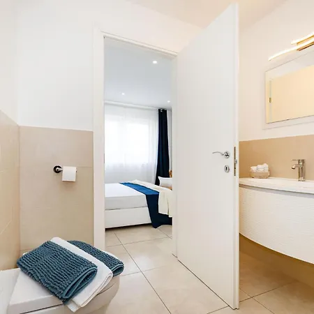 2 Bedroom Beautiful In Apartment Bibinje