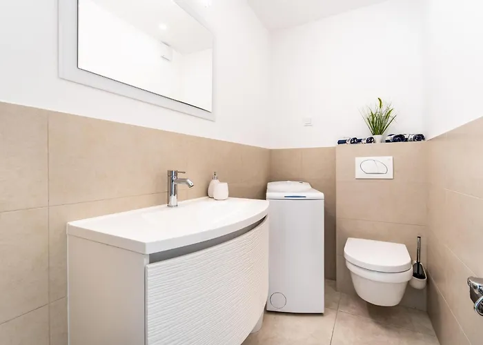 2 Bedroom Awesome In *